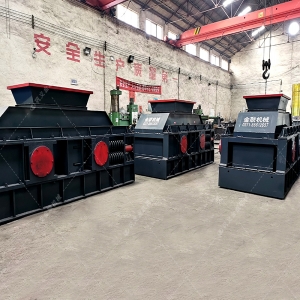 2PG1508半自動液壓對輥制砂機(jī)發(fā)貨圖片