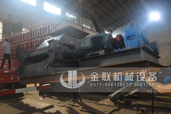 大、中、小型對(duì)輥制沙機(jī)的參數(shù)分別是多少？