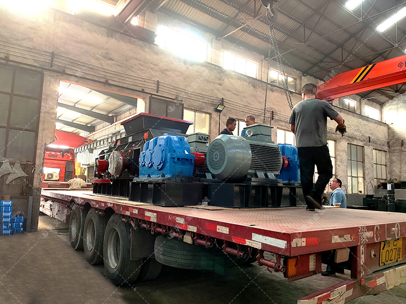 2PGY1007型全自動(dòng)液壓對(duì)輥破碎機(jī)發(fā)往河北 2PGY1007型全自動(dòng)液壓對(duì)輥破碎機(jī)發(fā)往河北