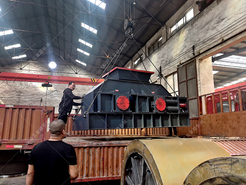 1200x800型直連式對輥破碎機發貨圖片