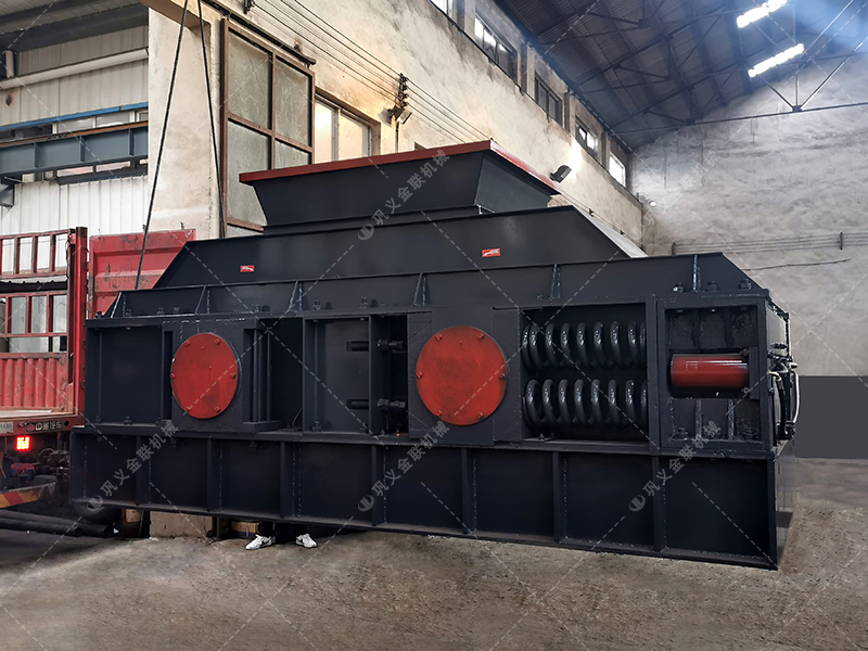 1500x1000型對(duì)輥破碎機(jī)發(fā)貨 破碎河卵石