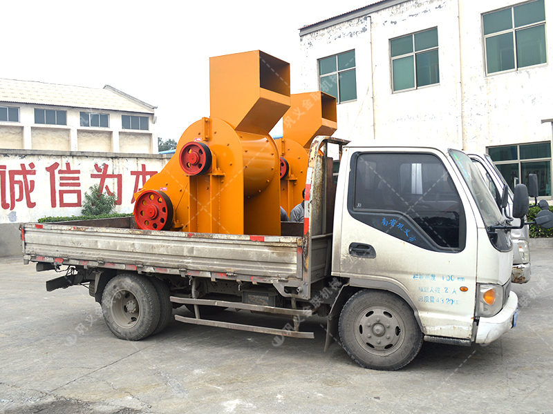 兩臺800X800雙級粉碎機發貨圖片_發往廣西南寧_破碎鐵礦石 兩臺800X800雙級粉碎機發貨圖片_發往廣西南寧_破碎鐵礦石