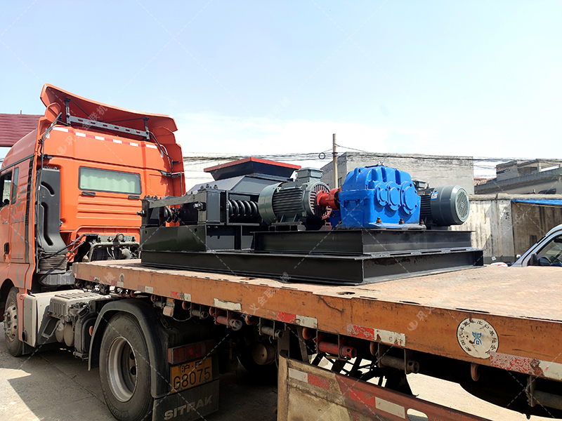 2PG500X750對輥破碎機發貨圖片_發往廣東佛山_破碎石英砂 2PG500X750對輥破碎機發貨圖片_發往廣東佛山_破碎石英砂