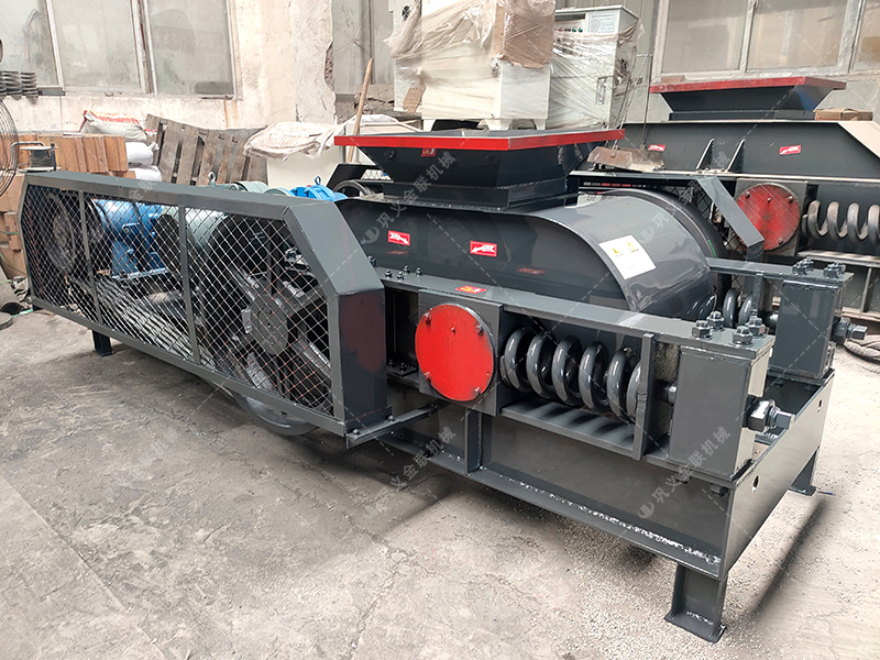 2PG610X400對輥破碎機發貨圖片_發往福建龍巖_鵝卵石制沙 2PG610X400對輥破碎機發貨圖片_發往福建龍巖_鵝卵石制沙