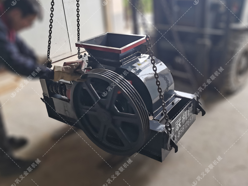 2PG250x250小型對(duì)輥破碎機(jī)發(fā)貨圖片_發(fā)往云南瑞麗_實(shí)驗(yàn)室用 2PG250x250小型對(duì)輥破碎機(jī)發(fā)貨圖片_發(fā)往云南瑞麗_實(shí)驗(yàn)室用