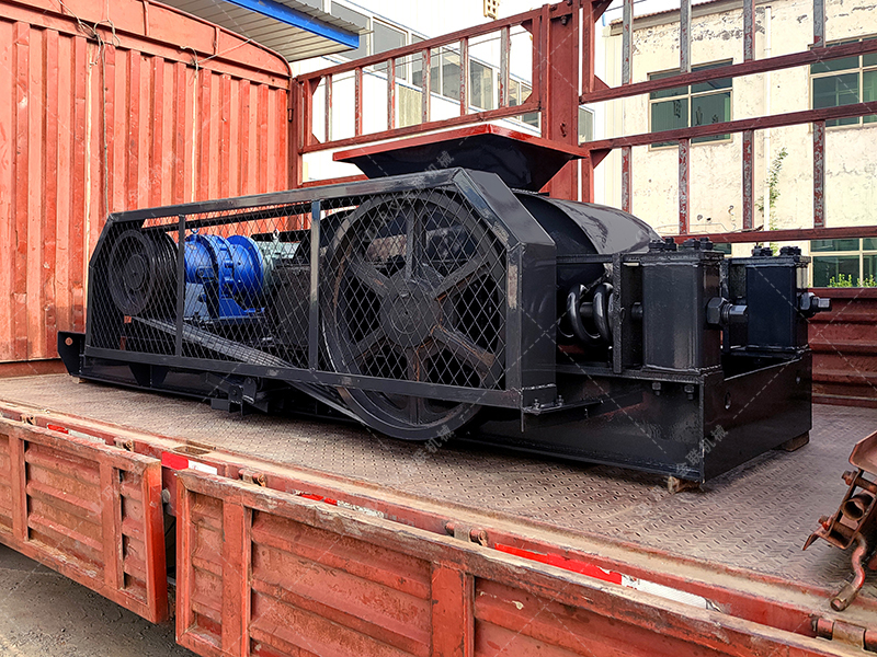 2PG610x400對(duì)輥破碎機(jī)發(fā)貨圖片_發(fā)往福建龍巖_鵝卵石制砂 2PG610x400對(duì)輥破碎機(jī)發(fā)貨圖片_發(fā)往福建龍巖_鵝卵石制砂