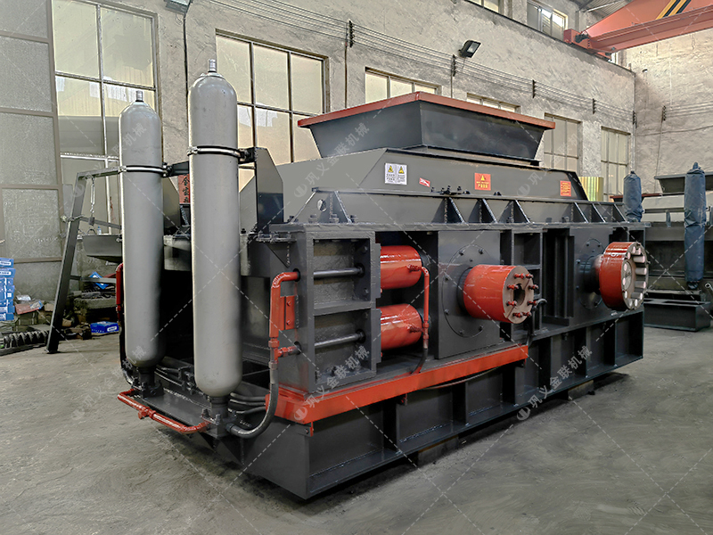 大型液壓對(duì)輥制砂機(jī)規(guī)格型號(hào)及技術(shù)參數(shù)簡(jiǎn)介 大型液壓對(duì)輥制砂機(jī)規(guī)格型號(hào)及技術(shù)參數(shù)簡(jiǎn)介