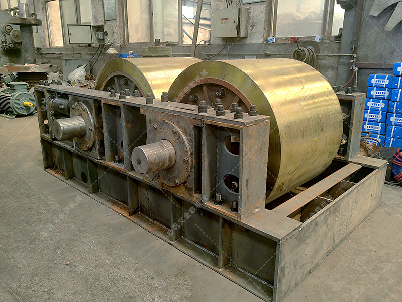 重型液壓對輥制砂機穩定輸出,為大型工程保駕護航 重型液壓對輥制砂機穩定輸出,為大型工程保駕護航